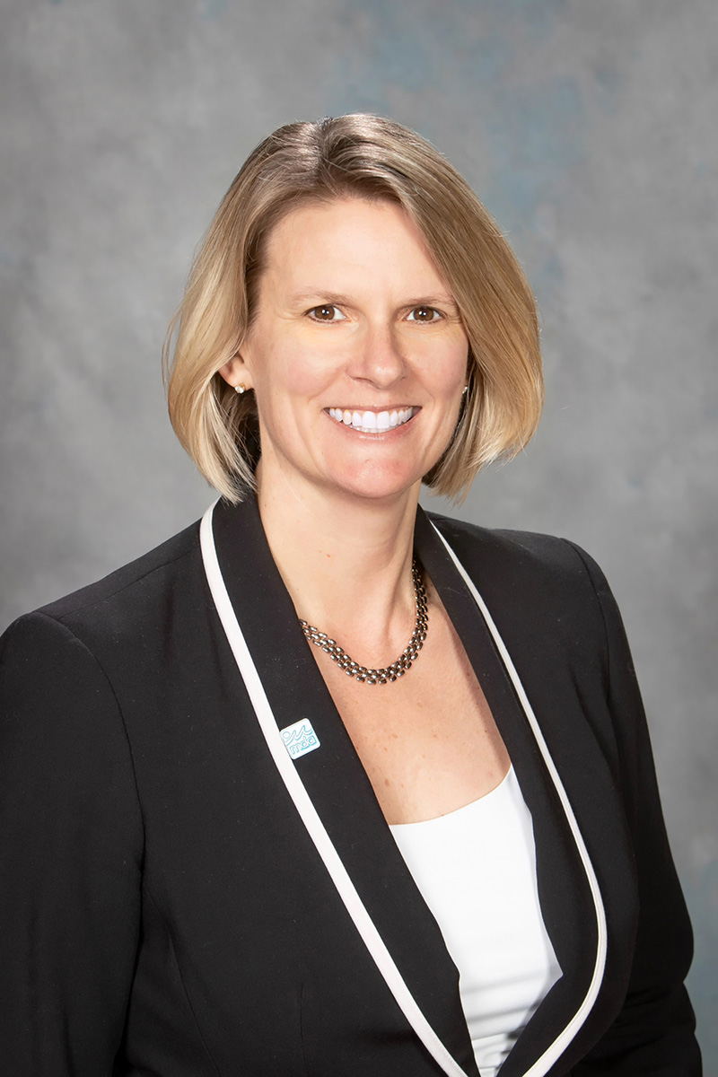 Dr. Lisa Knowles